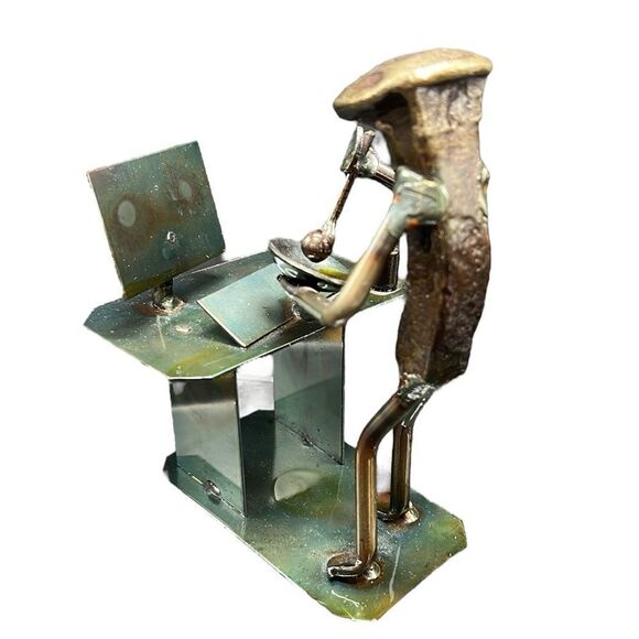 Roland Metal Art Railroad Spike Sculpture Cooking Show Influencer Career - Picture 5 of 10